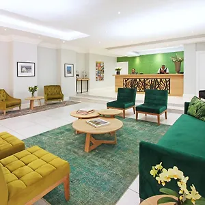 Hollow On The Square Otel